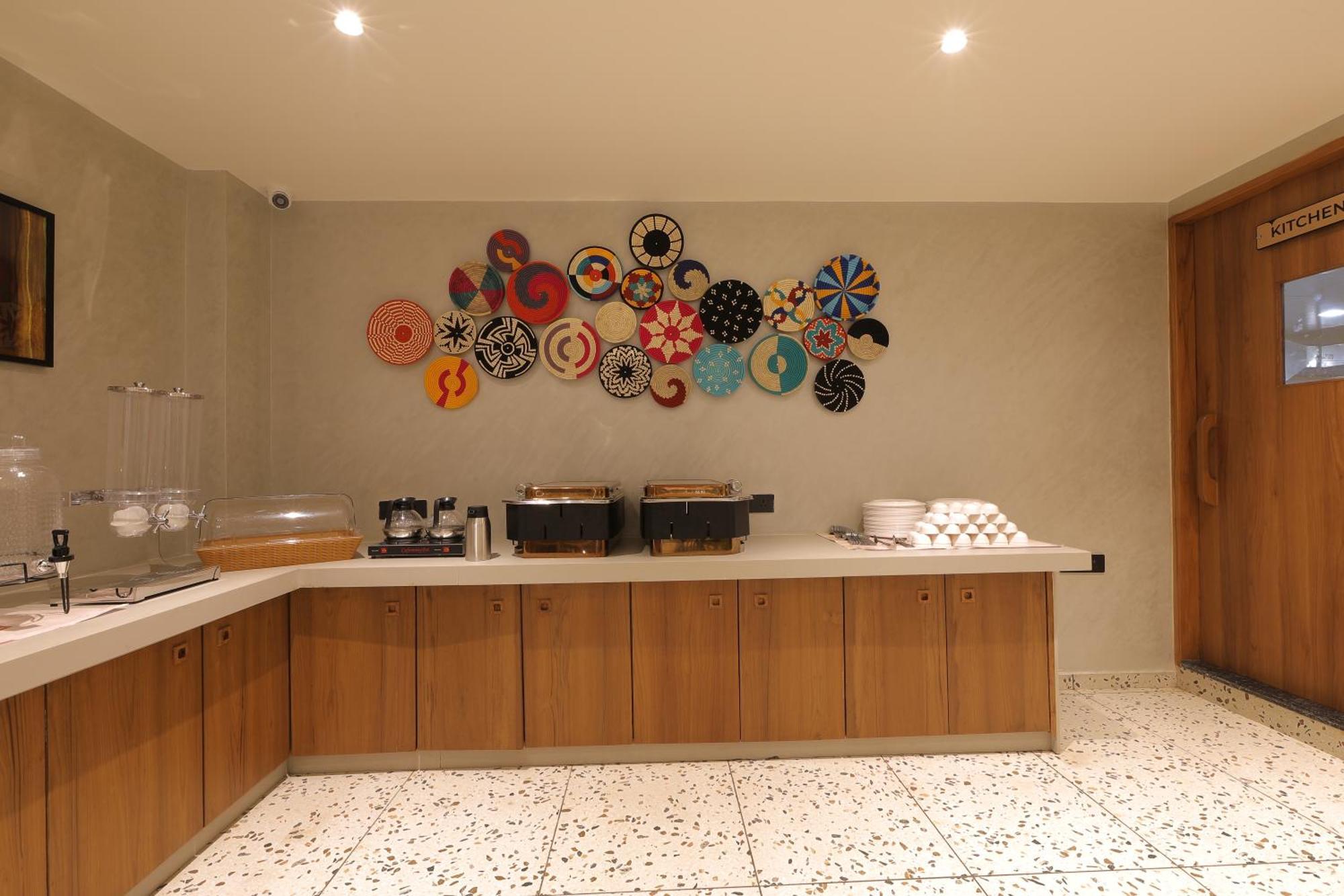 Plenteous Inn Ahmedabad Exterior foto